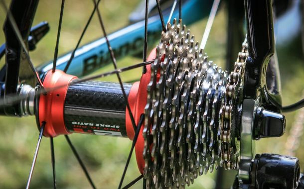 Settore sport in fibra di carbonio red carbon materiali compositi a varano de melegari parma 2