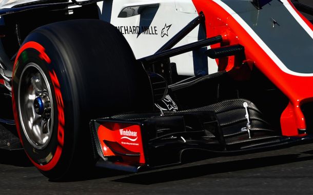 Automotive red carbon fibra di carbonio varano de melegari parma 2